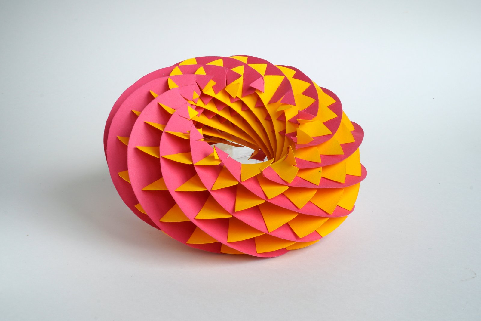 EEN DONUT IN ELKAAR STEKEN